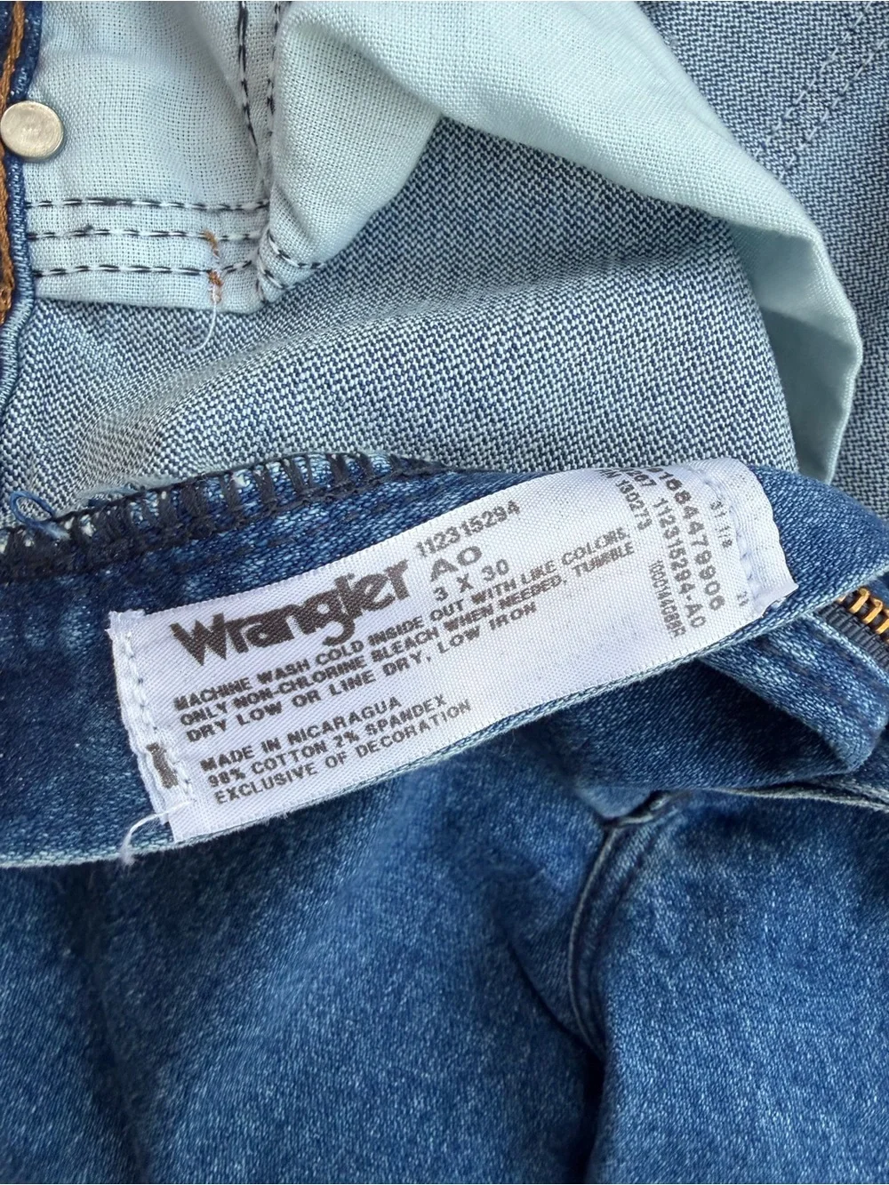 Vintage USA made Wrangler Classic Fit Women’s Blue Denim Jeans